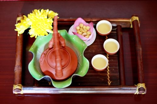 Bài thuốc ông giới thiệu cho chồng tôi là trà mạn và hạt sen. Bài thuốc ông giới thiệu cho chồng tôi là trà mạn và hạt sen.
